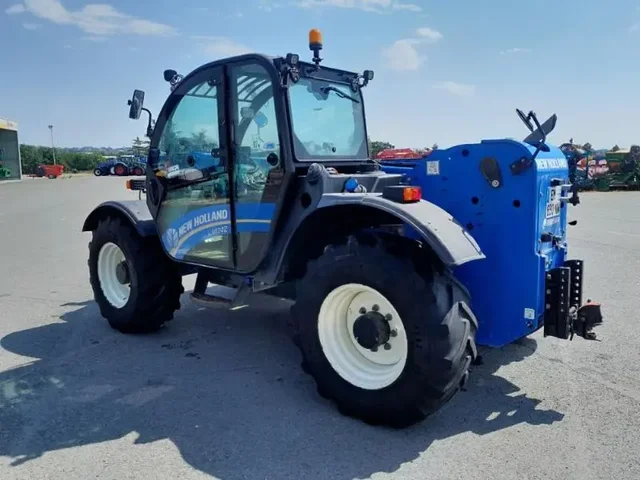 Occasion New Holland LM7-42 à ANTIGNY chez Groupe OUVRARD