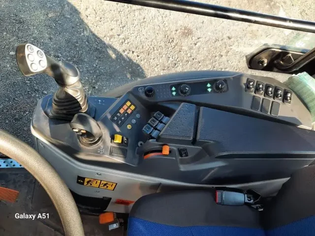 Occasion New Holland T4-100F à ANTIGNY chez Groupe OUVRARD