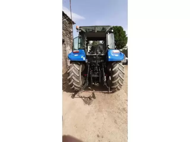 Occasion New Holland T5-100EC à ANTIGNY chez Groupe OUVRARD