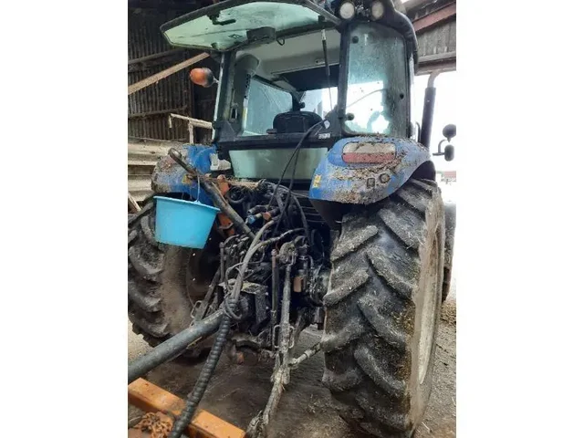 Occasion New Holland T5-105DC à ANTIGNY chez Groupe OUVRARD