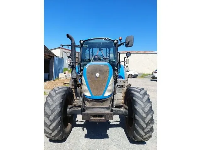 Occasion New Holland T5-110EC à ANTIGNY chez Groupe OUVRARD