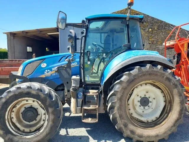 Occasion New Holland T5-110EC à ANTIGNY chez Groupe OUVRARD
