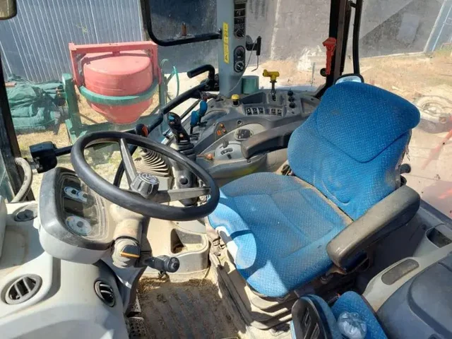 Occasion New Holland T5-110EC à ANTIGNY chez Groupe OUVRARD