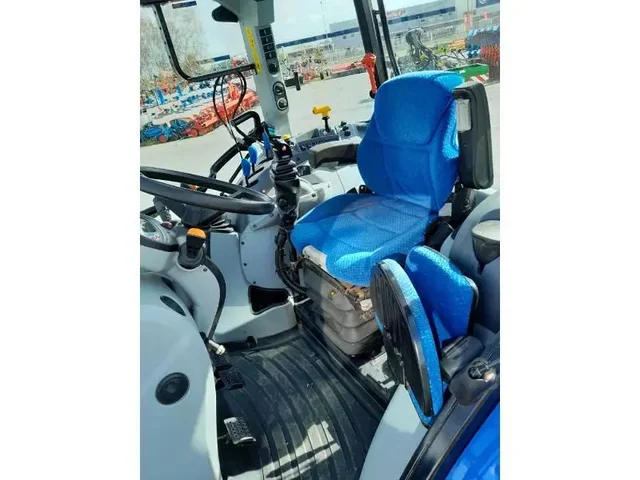 Occasion New Holland T5-115EC à ANTIGNY chez Groupe OUVRARD