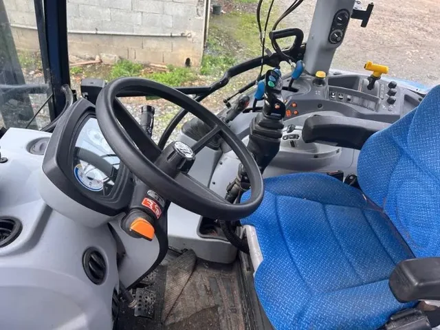 Occasion New Holland T5-115EC à ANTIGNY chez Groupe OUVRARD