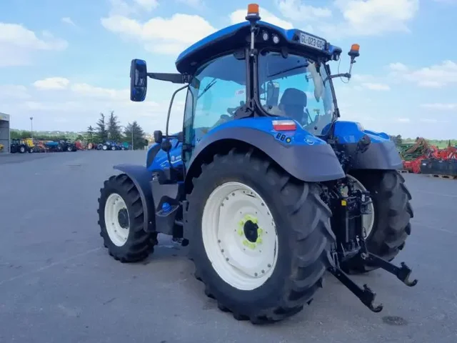 Occasion New Holland T5-120AC à ANTIGNY chez Groupe OUVRARD