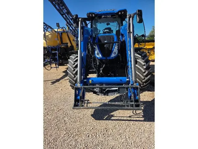 Occasion New Holland T5-120AC à ANTIGNY chez Groupe OUVRARD