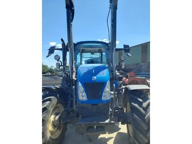 Occasion New Holland T5-120DC à ANTIGNY chez Groupe OUVRARD
