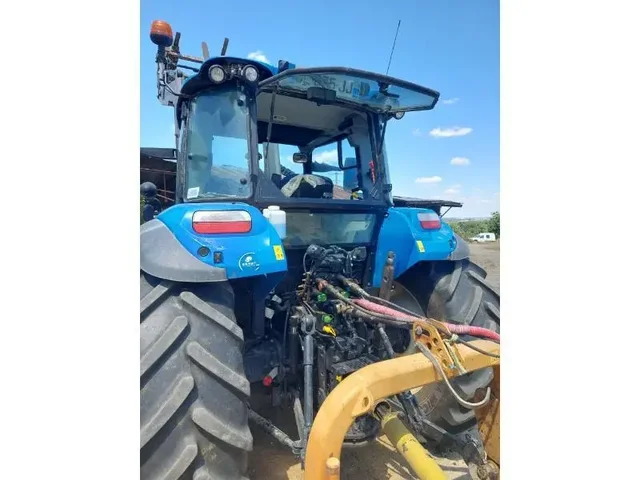Occasion New Holland T5-120DC à ANTIGNY chez Groupe OUVRARD
