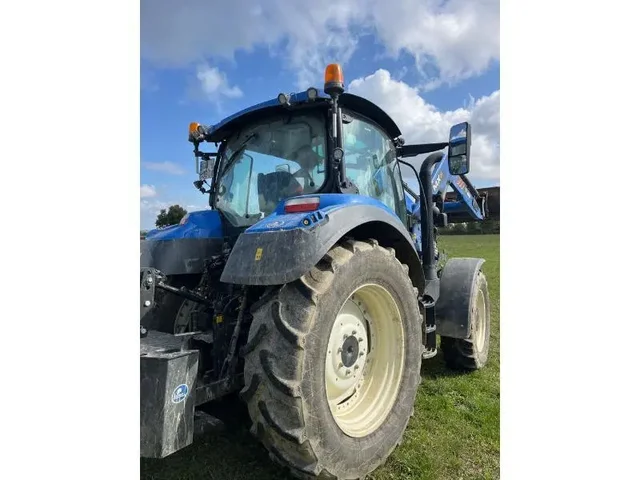 Occasion New Holland T5-120DY à ANTIGNY chez Groupe OUVRARD