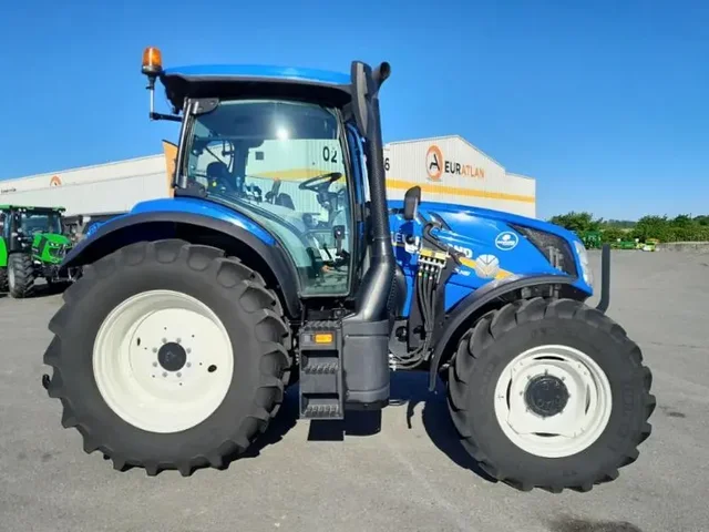 Occasion New Holland T6-145E à ANTIGNY chez Groupe OUVRARD
