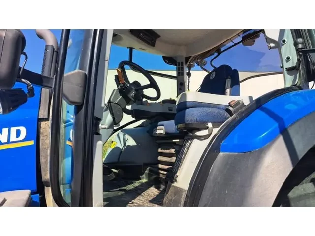 Occasion New Holland T6-155AC à ANTIGNY chez Groupe OUVRARD