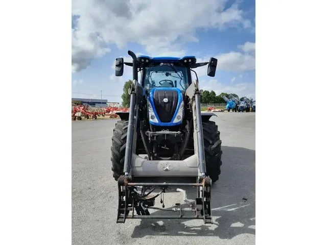 Occasion New Holland T6-155AC à ANTIGNY chez Groupe OUVRARD