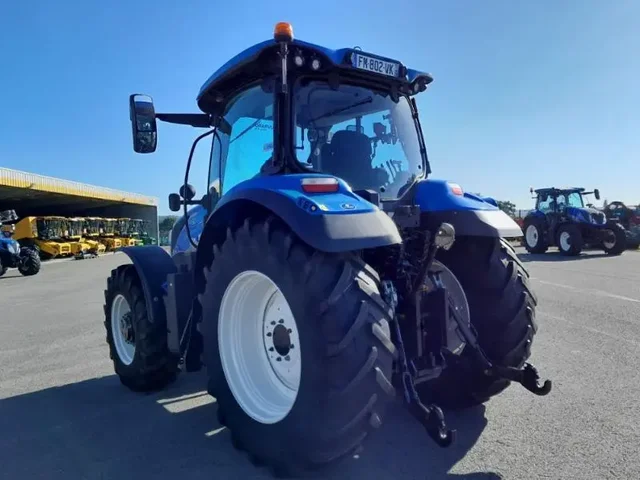Occasion New Holland T6-165DY à ANTIGNY chez Groupe OUVRARD