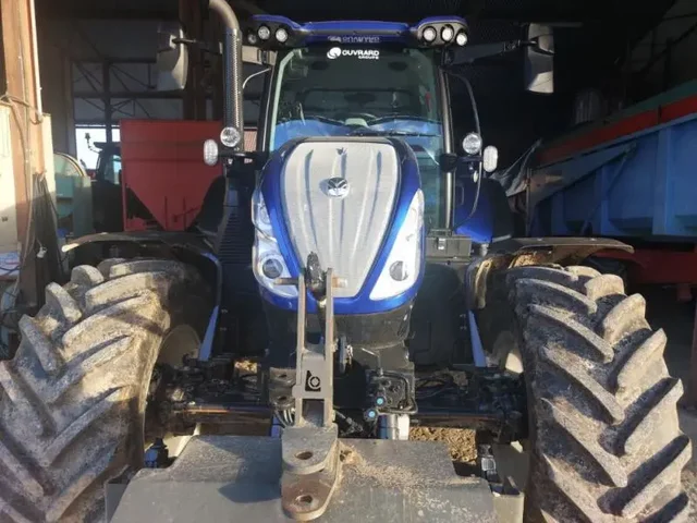 Occasion New Holland T6-175AC à ANTIGNY chez Groupe OUVRARD