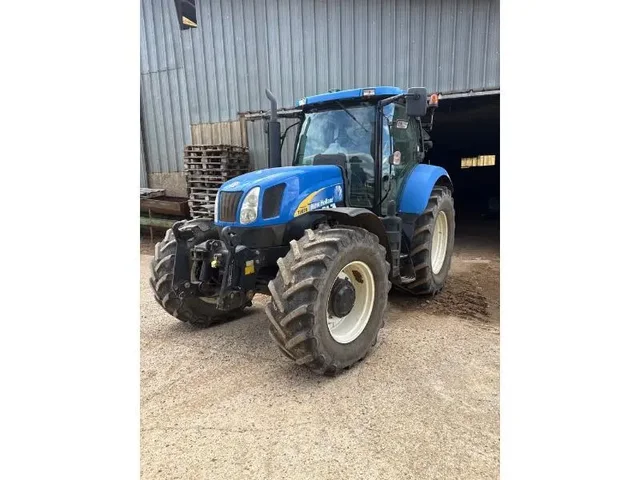 Occasion New Holland T6070E à ANTIGNY chez Groupe OUVRARD