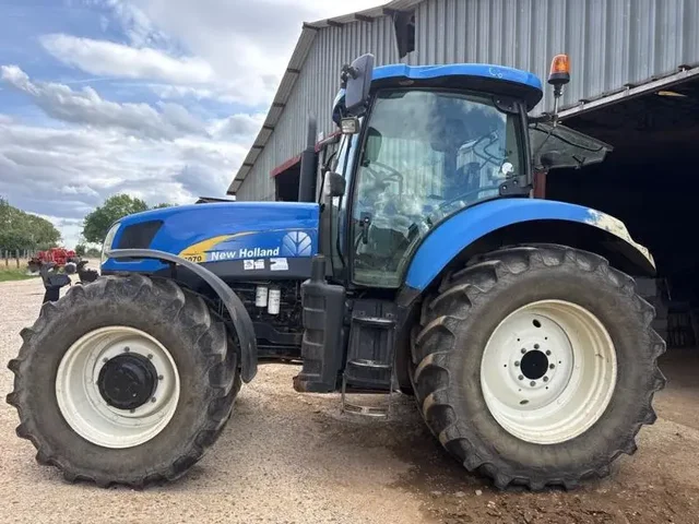 Occasion New Holland T6070E à ANTIGNY chez Groupe OUVRARD