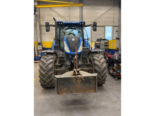 Occasion New Holland T7-175PC-SW à ANTIGNY chez Groupe OUVRARD