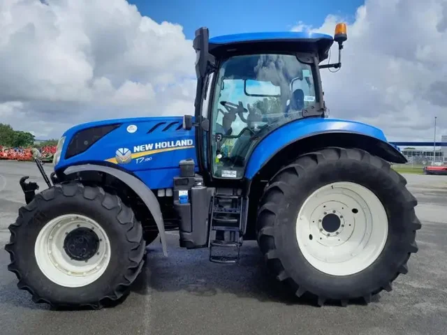 Occasion New Holland T7-190PC-SW à ANTIGNY chez Groupe OUVRARD