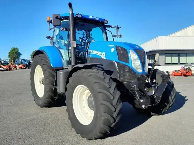 Occasion New Holland T7-210AC à ANTIGNY chez Groupe OUVRARD