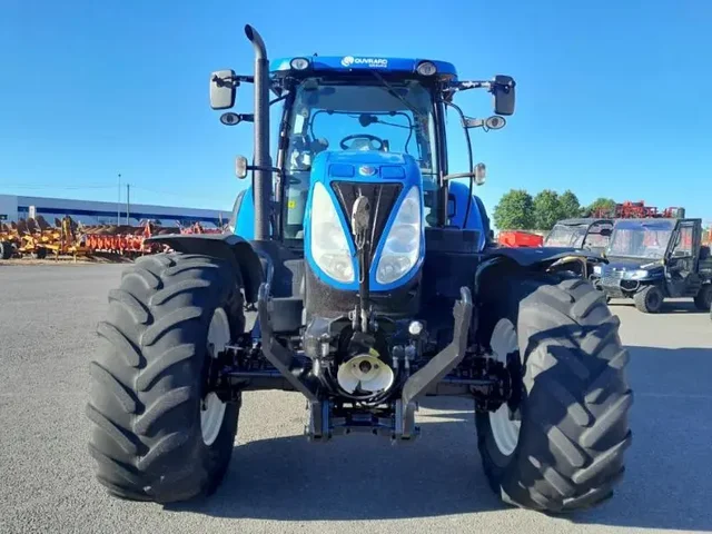 Occasion New Holland T7-210AC à ANTIGNY chez Groupe OUVRARD