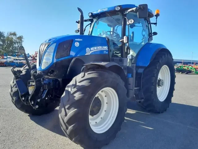 Occasion New Holland T7-210AC à ANTIGNY chez Groupe OUVRARD