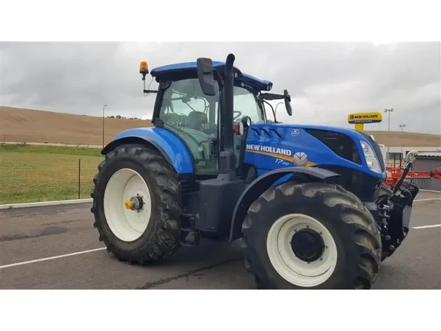 Occasion New Holland T7-210RC à ANTIGNY chez Groupe OUVRARD
