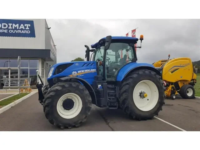 Occasion New Holland T7-210RC à ANTIGNY chez Groupe OUVRARD