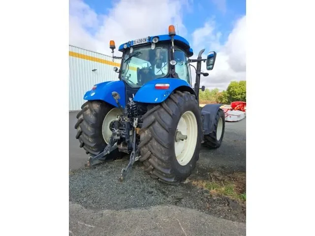 Occasion New Holland T7-210RC à ANTIGNY chez Groupe OUVRARD