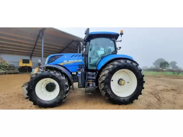 Occasion New Holland T7-230PC-SW à ANTIGNY chez Groupe OUVRARD