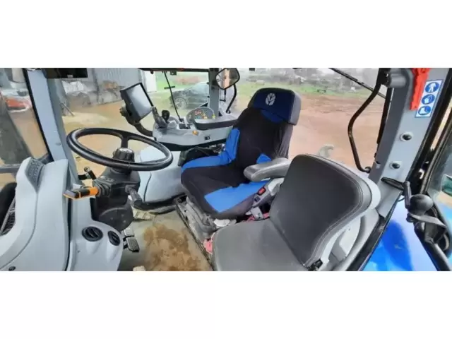 Occasion New Holland T7-230PC-SW à ANTIGNY chez Groupe OUVRARD