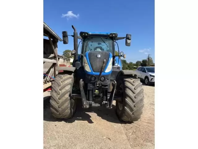 Occasion New Holland T7-230PC à ANTIGNY chez Groupe OUVRARD