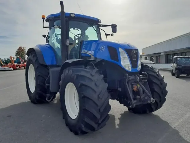 Occasion New Holland T7-235PC-SW à ANTIGNY chez Groupe OUVRARD