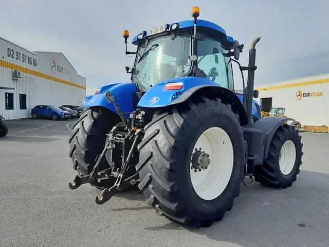 Occasion New Holland T7-235PC-SW à ANTIGNY chez Groupe OUVRARD
