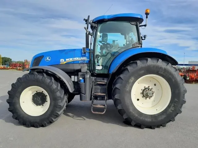 Occasion New Holland T7-235PC-SW à ANTIGNY chez Groupe OUVRARD