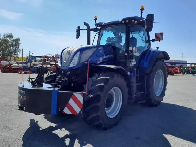 Occasion New Holland T7-245AC-PLMI à ANTIGNY chez Groupe OUVRARD