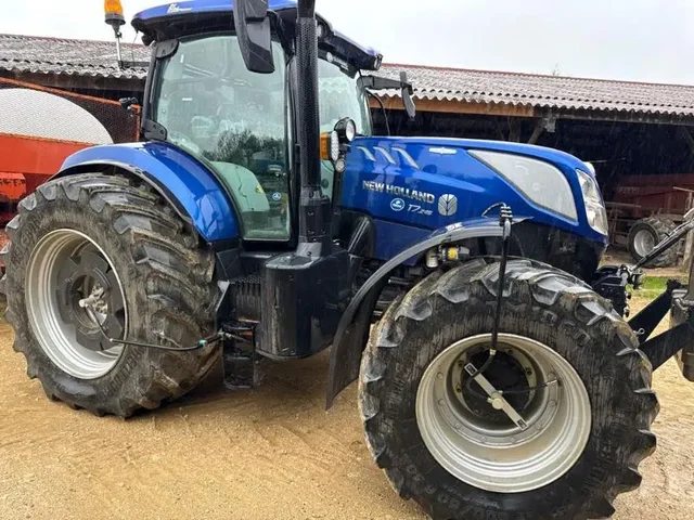 Occasion New Holland T7-245AC à ANTIGNY chez Groupe OUVRARD