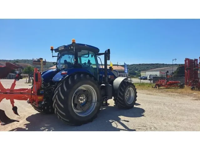 Occasion New Holland T7-245AC à ANTIGNY chez Groupe OUVRARD
