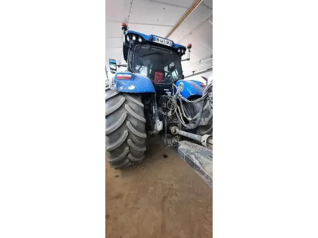 Occasion New Holland T7-245AC à ANTIGNY chez Groupe OUVRARD