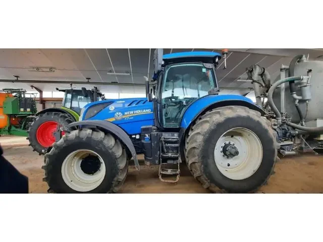 Occasion New Holland T7-245AC à ANTIGNY chez Groupe OUVRARD