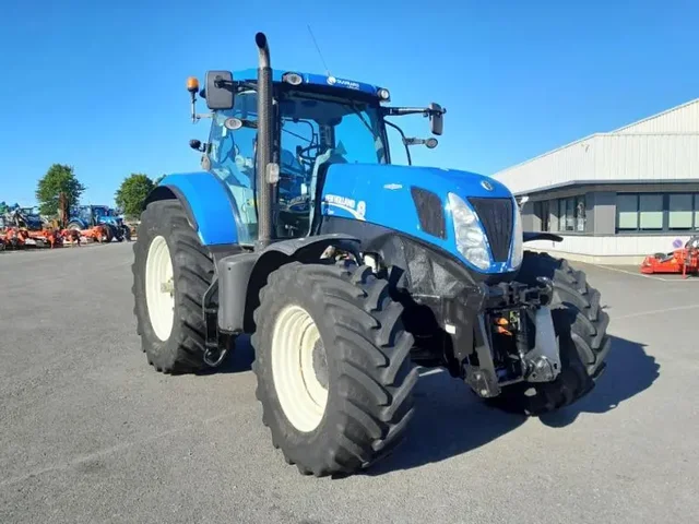 Occasion New Holland T7-250AC à ANTIGNY chez Groupe OUVRARD