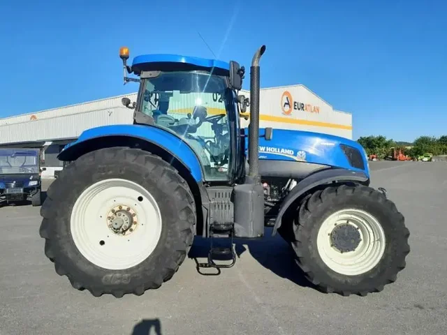 Occasion New Holland T7-250AC à ANTIGNY chez Groupe OUVRARD