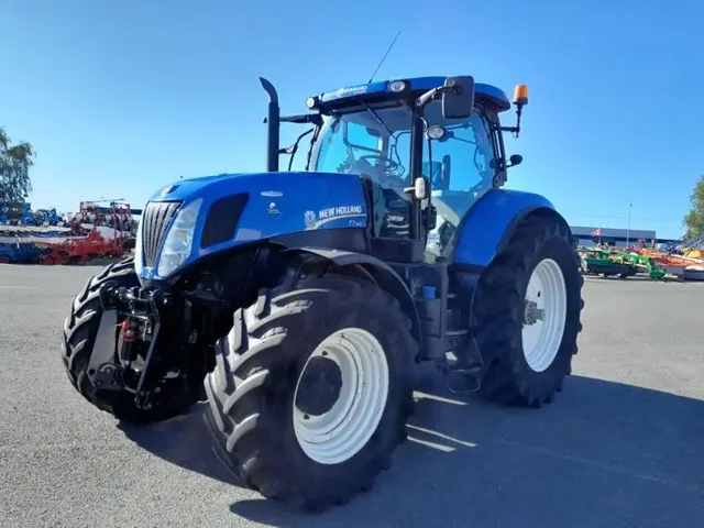 Occasion New Holland T7-250AC à ANTIGNY chez Groupe OUVRARD