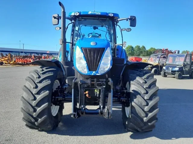 Occasion New Holland T7-250AC à ANTIGNY chez Groupe OUVRARD