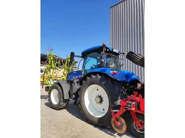 Occasion New Holland T7-260AC à ANTIGNY chez Groupe OUVRARD