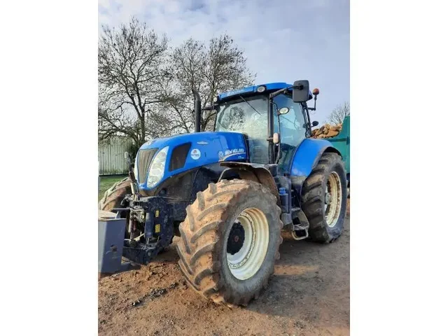 Occasion New Holland T7-260AC à ANTIGNY chez Groupe OUVRARD