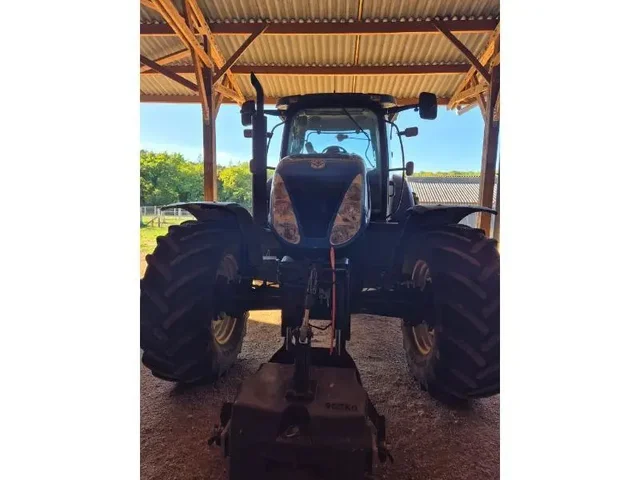 Occasion New Holland T7040 à ANTIGNY chez Groupe OUVRARD