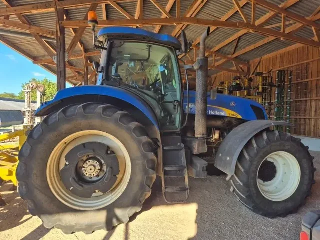 Occasion New Holland T7040 à ANTIGNY chez Groupe OUVRARD