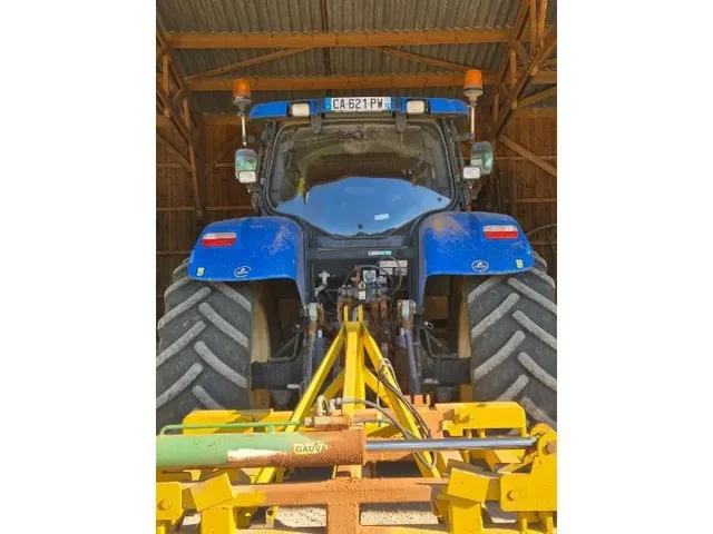 Occasion New Holland T7040 à ANTIGNY chez Groupe OUVRARD