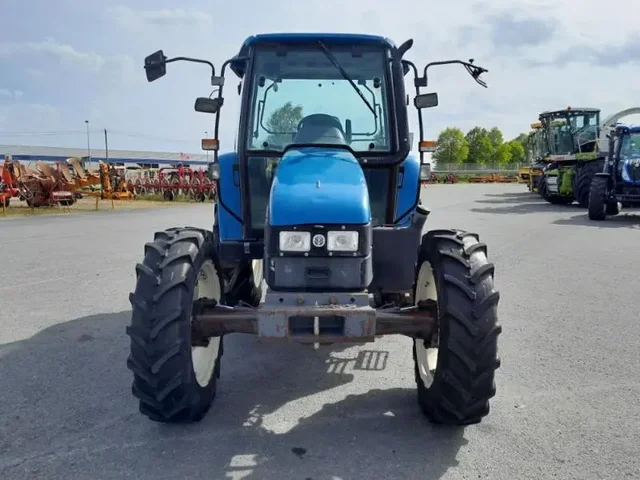 Occasion New Holland TL80 à ANTIGNY chez Groupe OUVRARD